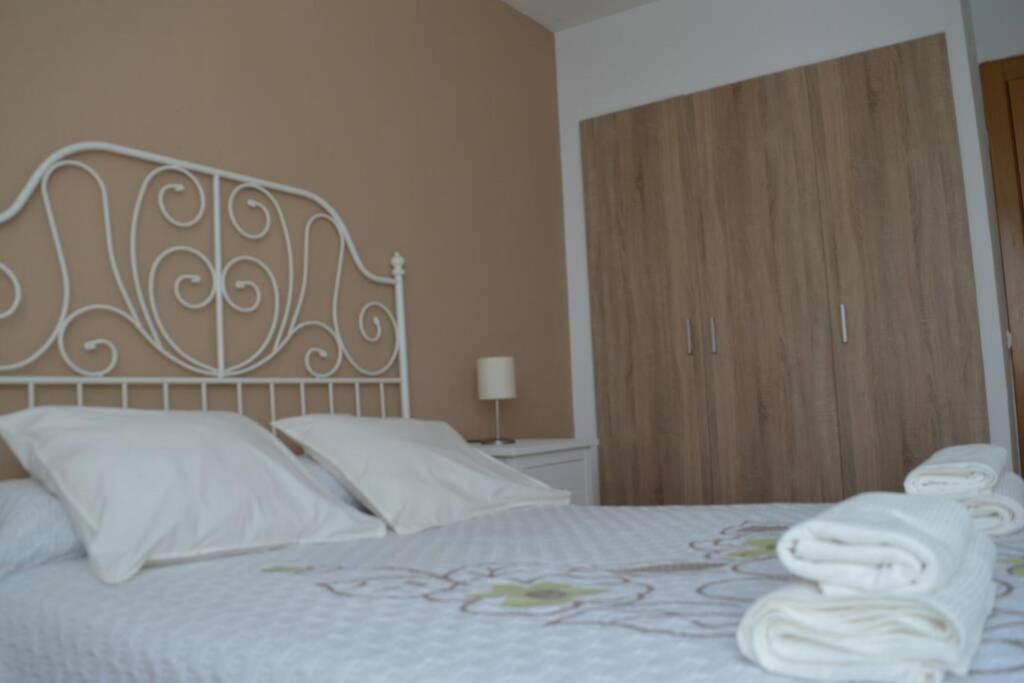 סן ויסנטה דה לה ברקרה Apartamento Turistico Faro De Luno מראה חיצוני תמונה